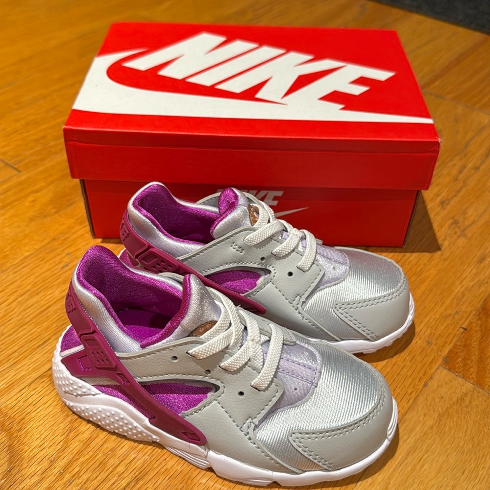 New Nike Huarache Toddler Sneaker 9C